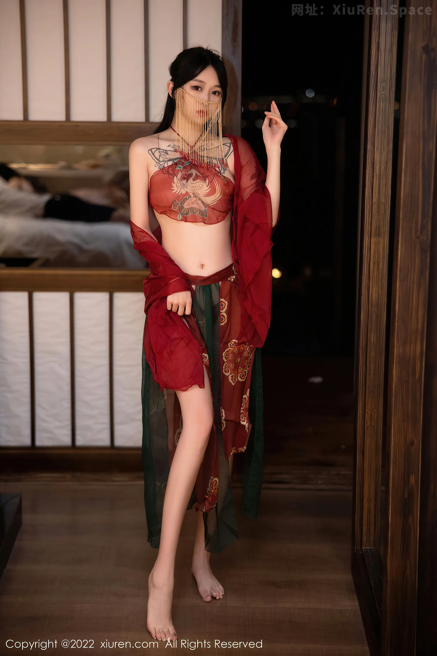 图片[6]-[XiuRen秀人网] VOL.5527 模特奶瓶大理旅拍私房性感红色轻透古装服秀完美身材诱惑写真78P-秀人网官方网站